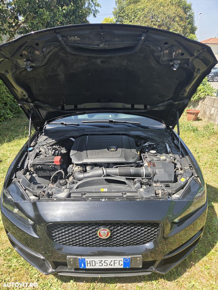 Jaguar XE 2.0 Prestige - 4