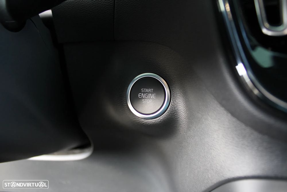 Volvo XC 40 1.5 T2 Plus Dark Auto - 19