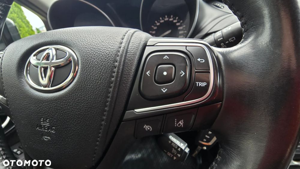 Toyota Avensis - 40