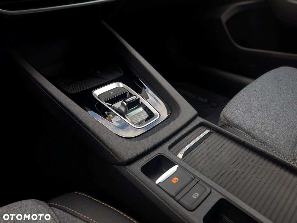 Skoda Octavia 1.5 TSI mHEV Selection DSG - 30