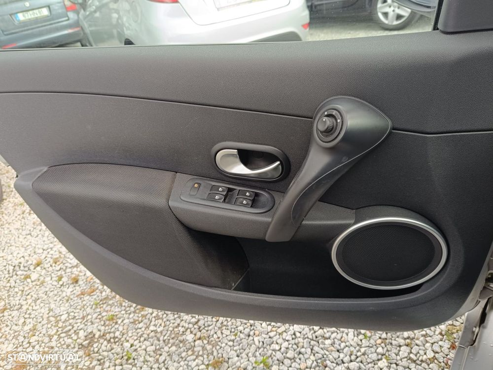 Renault Clio 1.2 16V Dynamique - 4