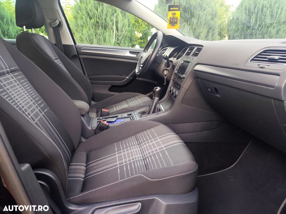 Volkswagen Golf 1.6 TDI BlueMotion Technology Lounge - 9