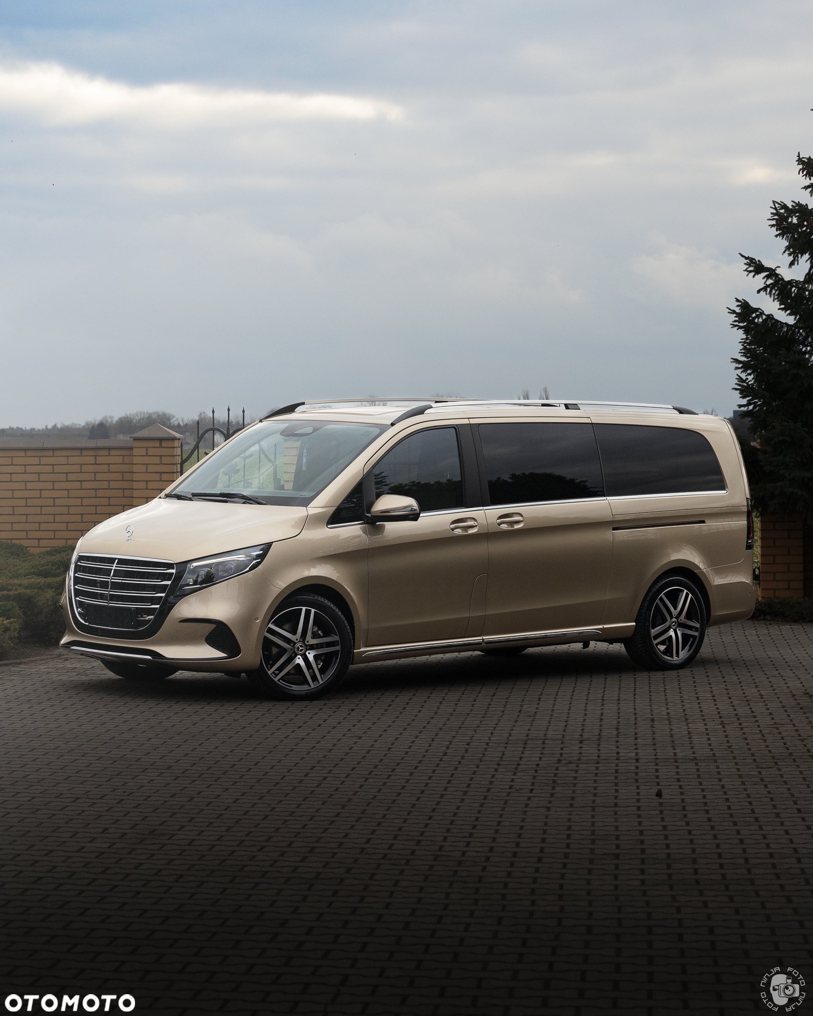 Mercedes-Benz Klasa V 300 d 9G-Tronic Exclusive (ekstra d³) - 4