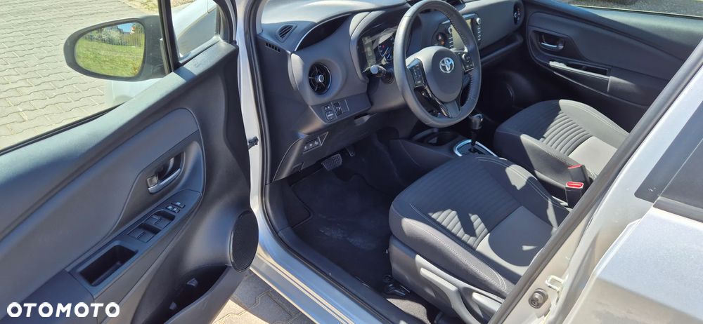 Toyota Yaris Hybrid 100 Active - 18