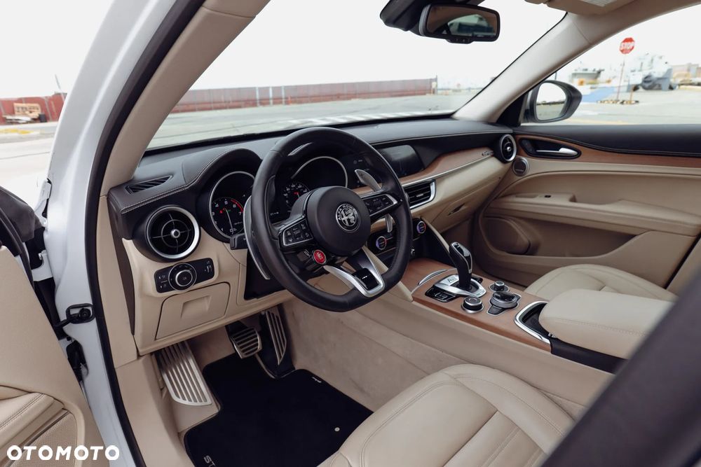 Alfa Romeo Stelvio 2.0 Turbo TI Q4 - 22