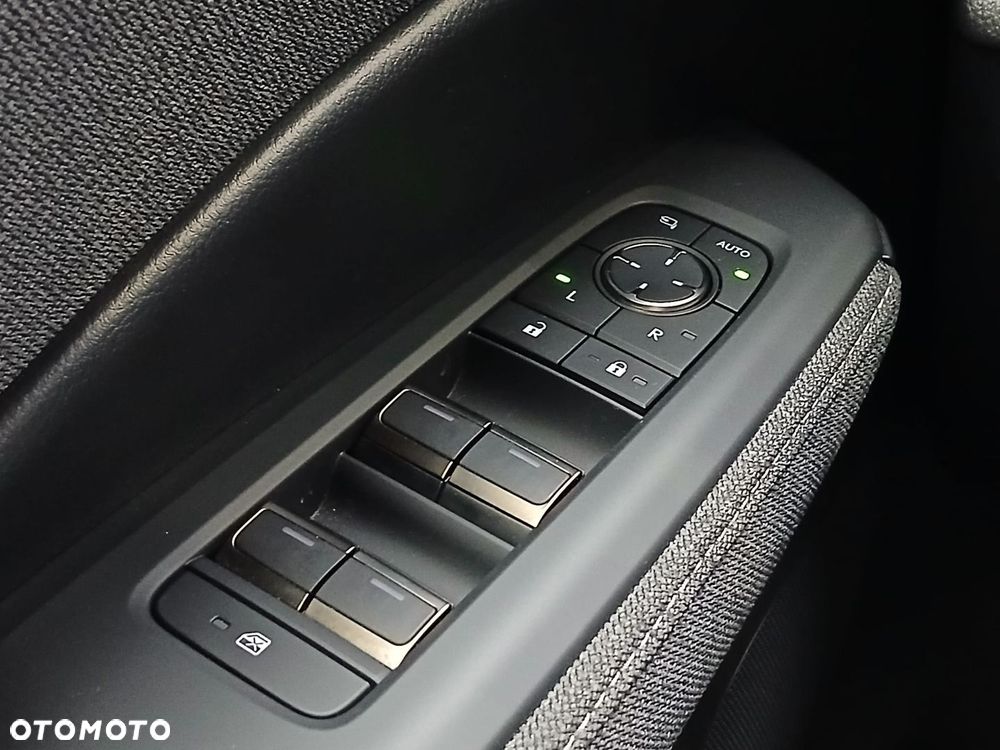 Lexus LBX 1.5 Hybrid - 26