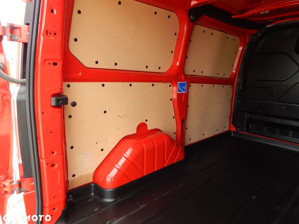 Ford Custom Transit - 26