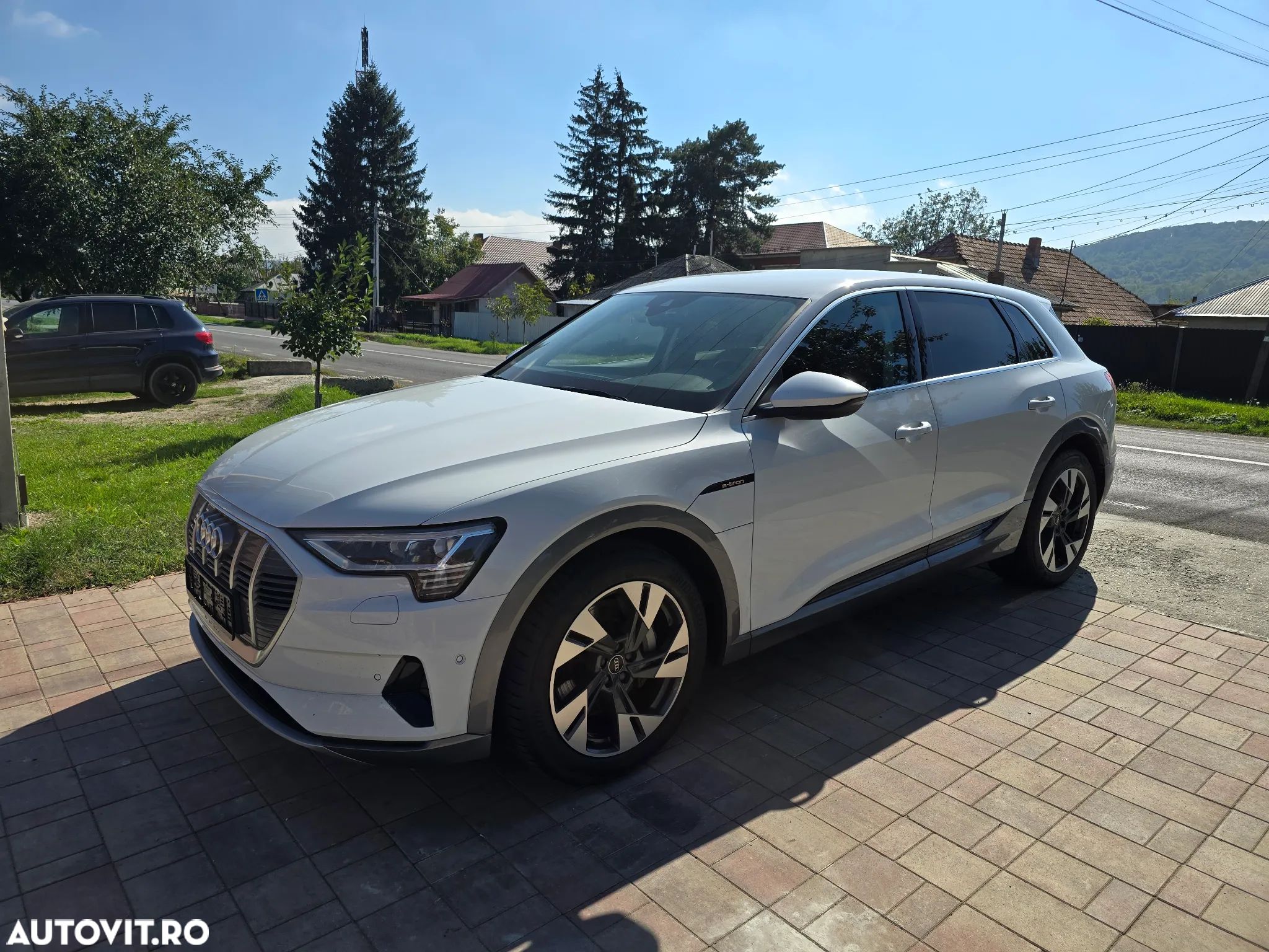 Audi e-tron 50 quattro - 1