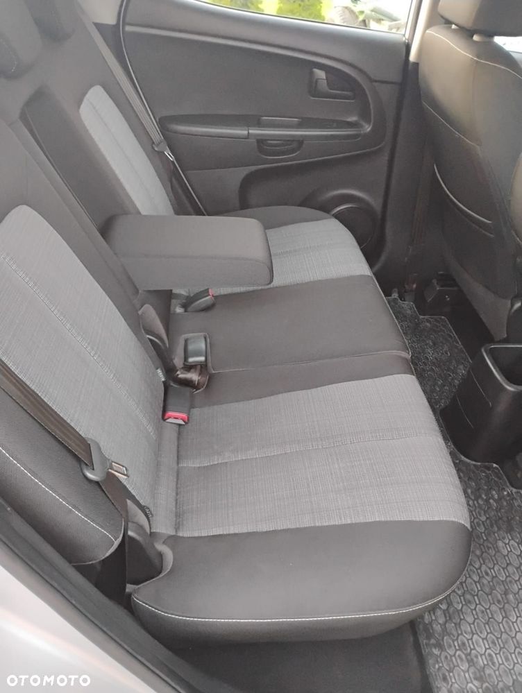 Kia Venga 1.4 L - 34