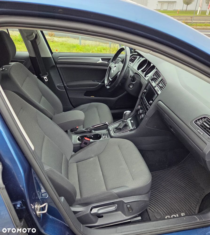 Volkswagen Golf - 11