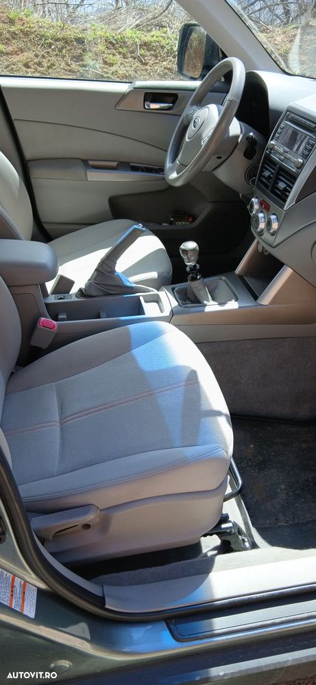 Subaru Forester 2.0X VQ - 16