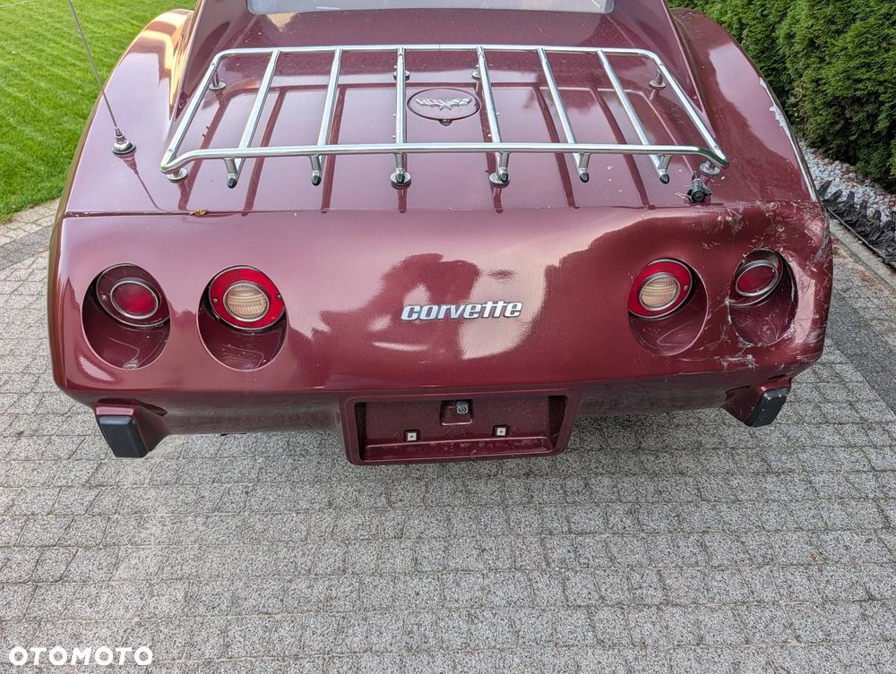 Chevrolet Corvette - 4