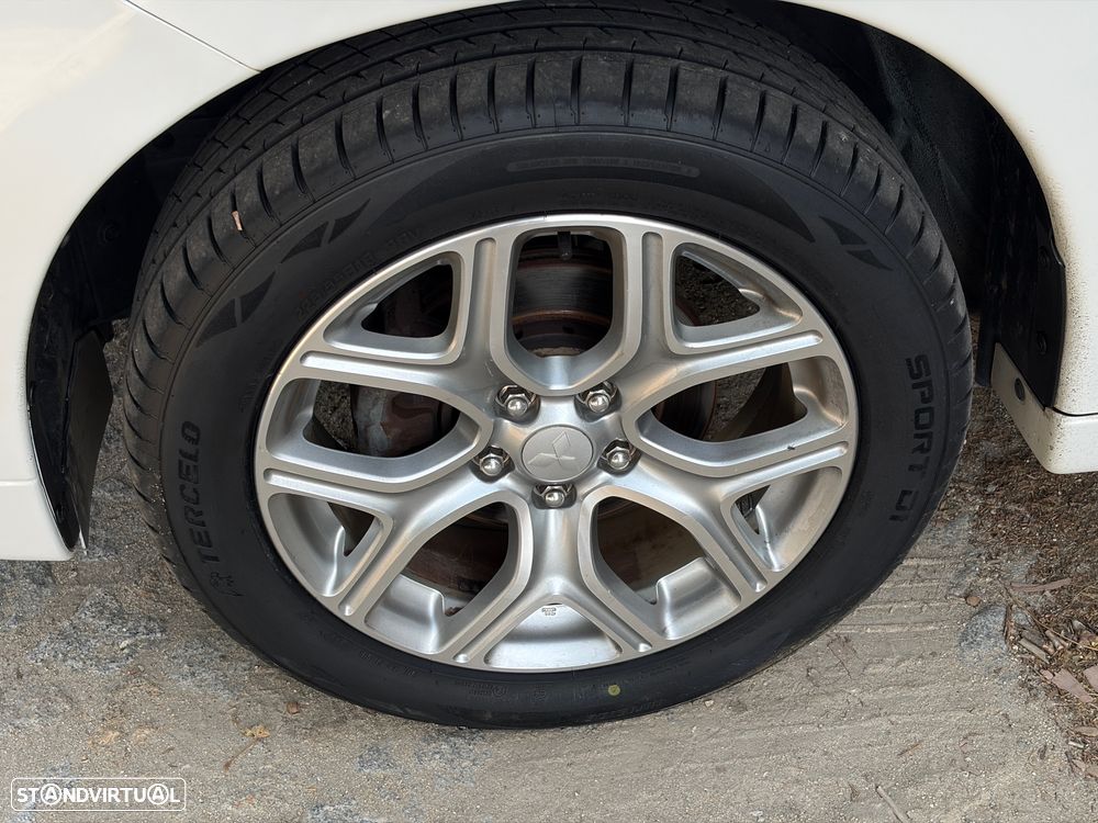Mitsubishi Outlander 2.0 4WD - 11