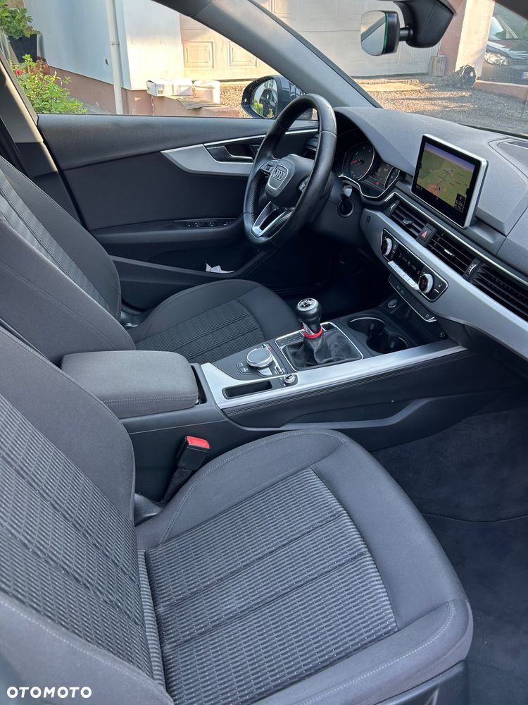 Audi A4 Limousine 2.0 TDI DPF clean diesel S line Sportpaket - 6