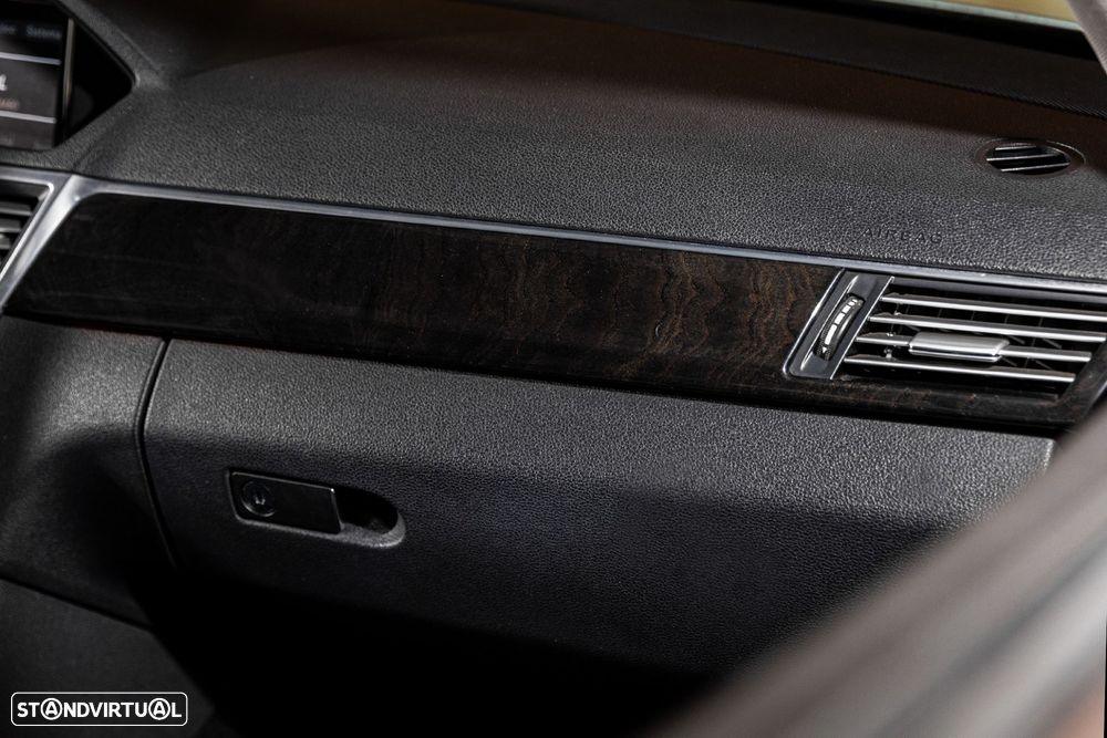 Mercedes-Benz E 250 CDI Avantgarde BE Auto. - 25