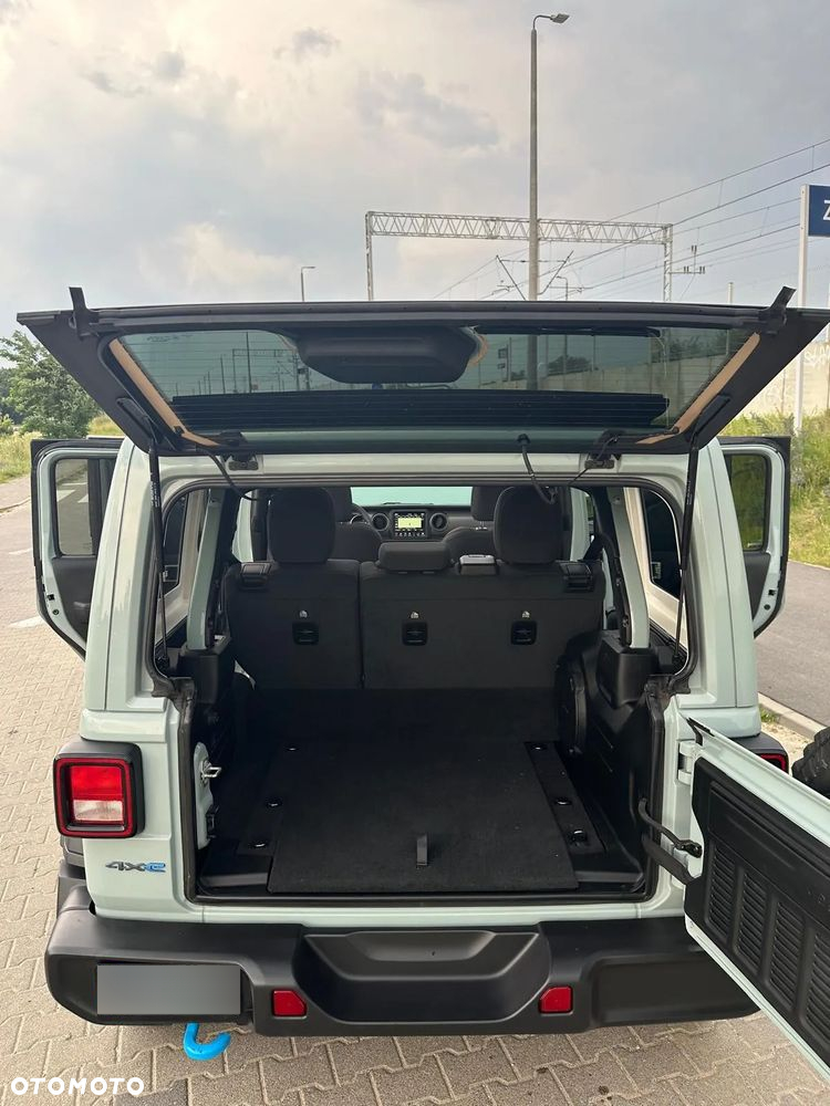 Jeep Wrangler - 21