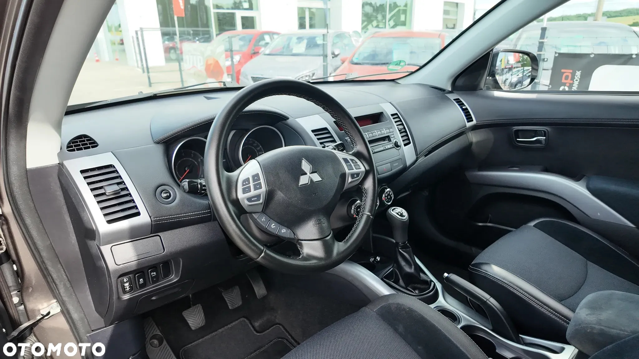 Mitsubishi Outlander 2.0 2WD - 24