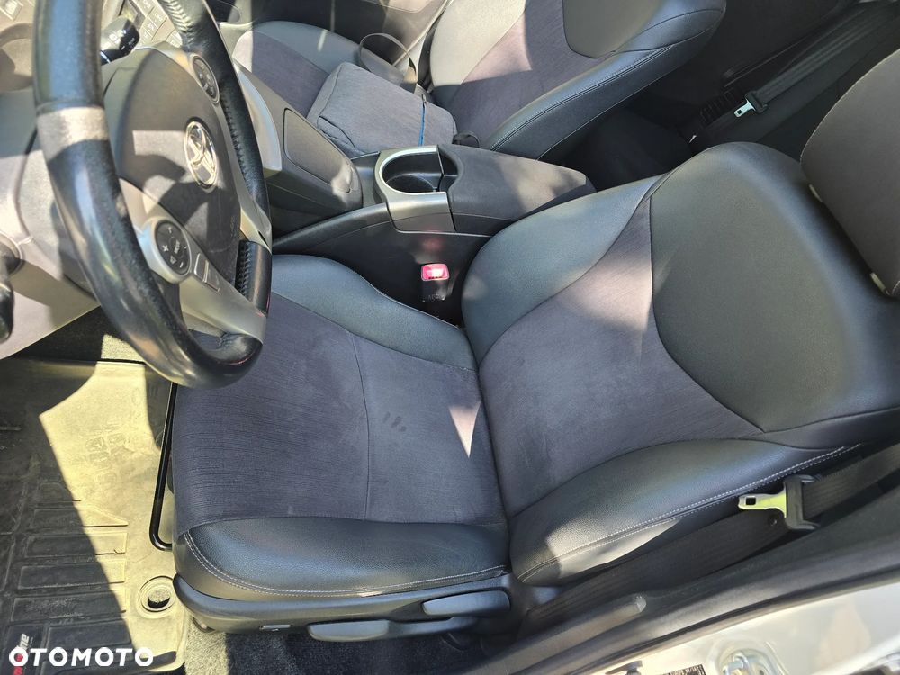 Toyota Prius 1.8 HSD Prestige - 7