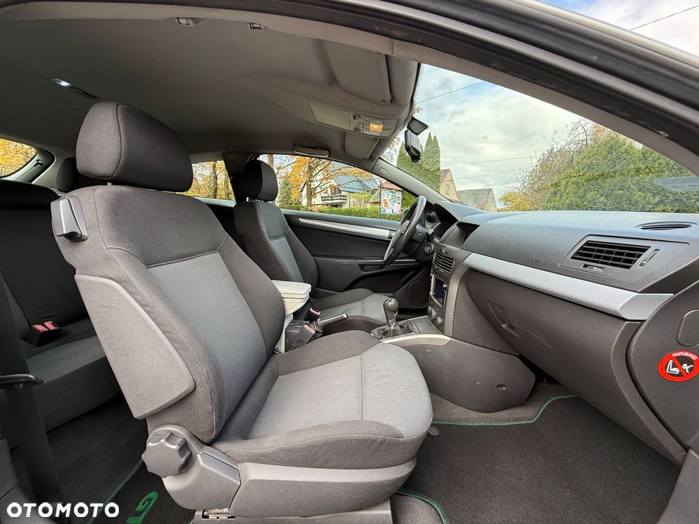 Opel Astra III GTC 1.8 Cosmo - 22