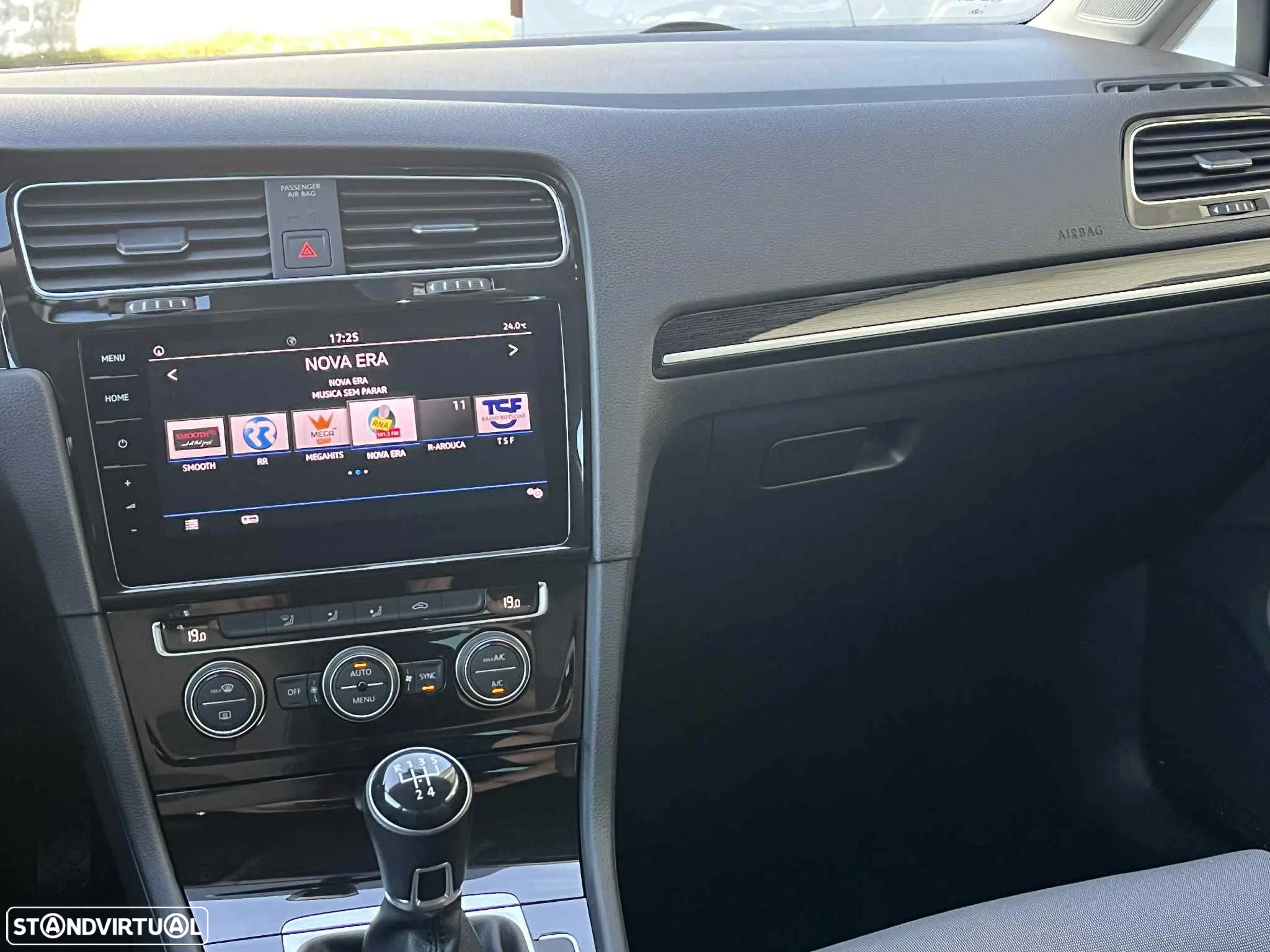 VW Golf 1.6 TDI Highline - 15