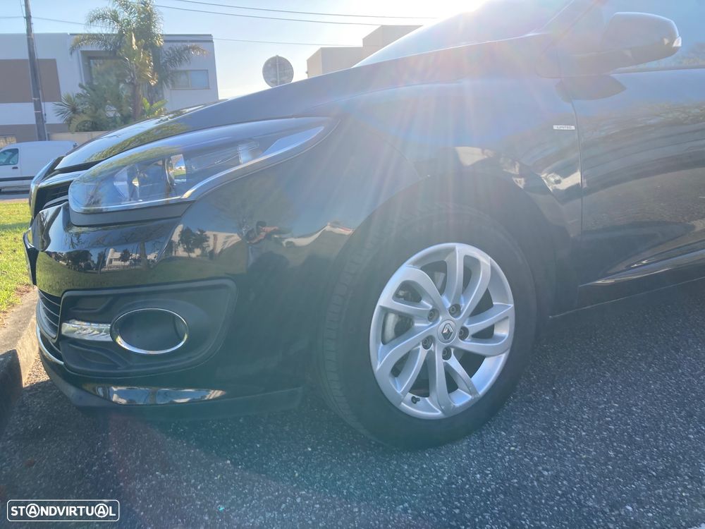 Renault Mégane Sport Tourer 1.5 dCi Limited SS - 12