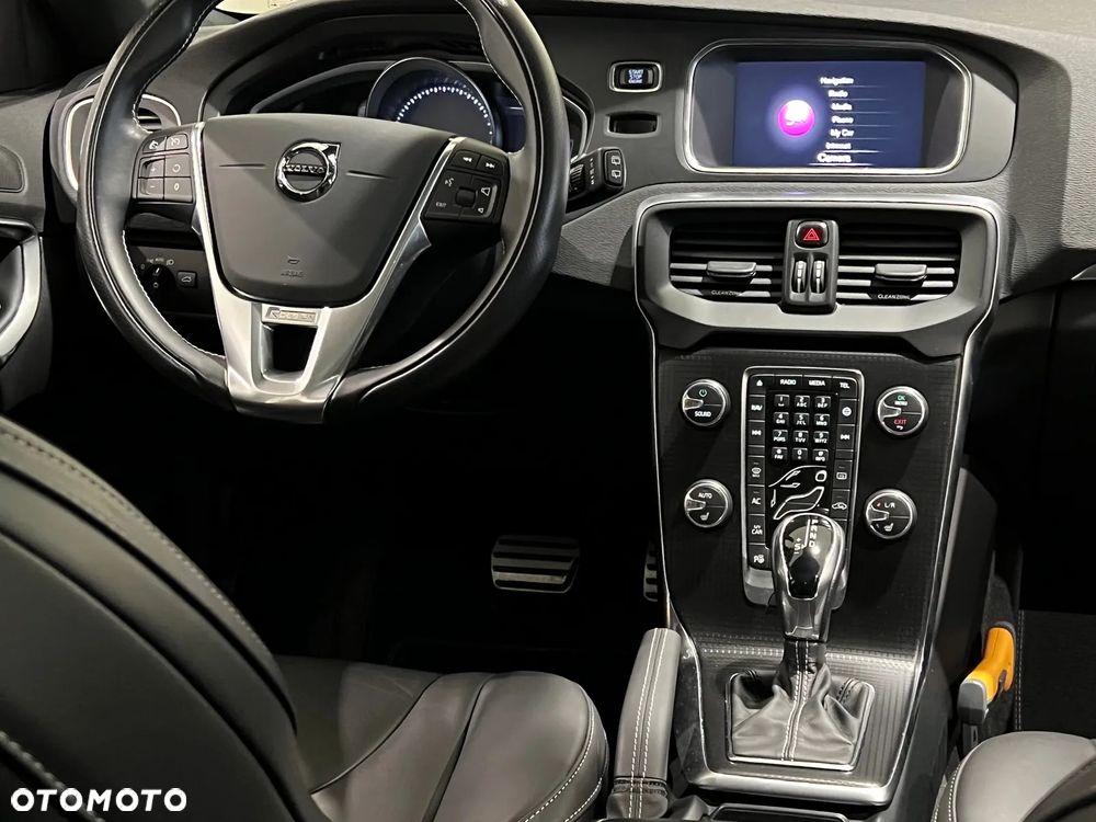 Volvo V40 D3 Drive-E R-Design Momentum - 10