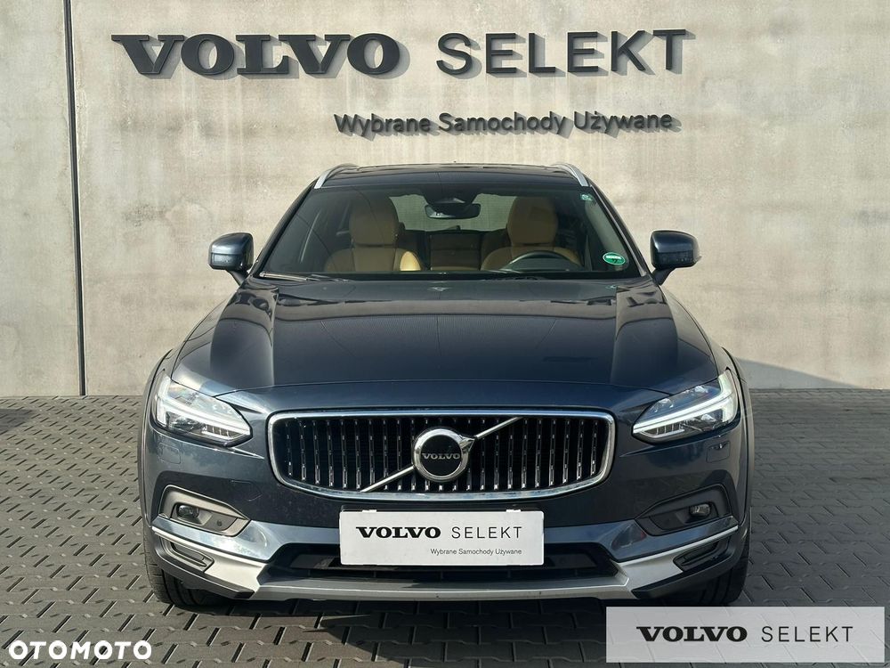 Volvo V90 Cross Country - 10