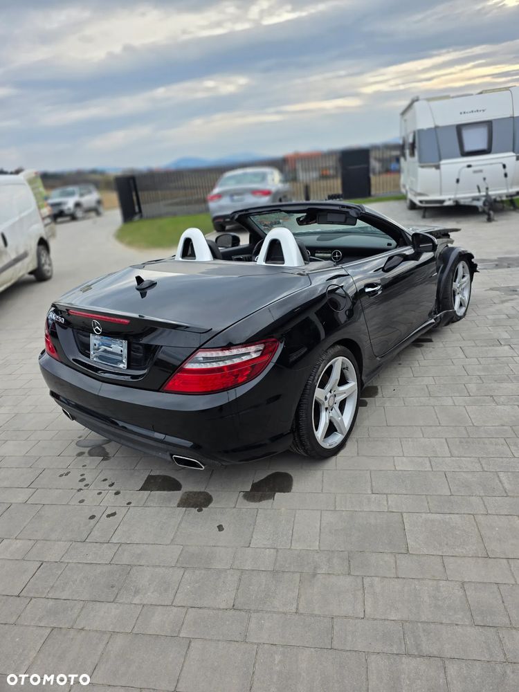 Mercedes-Benz SLK 250 CGI - 12