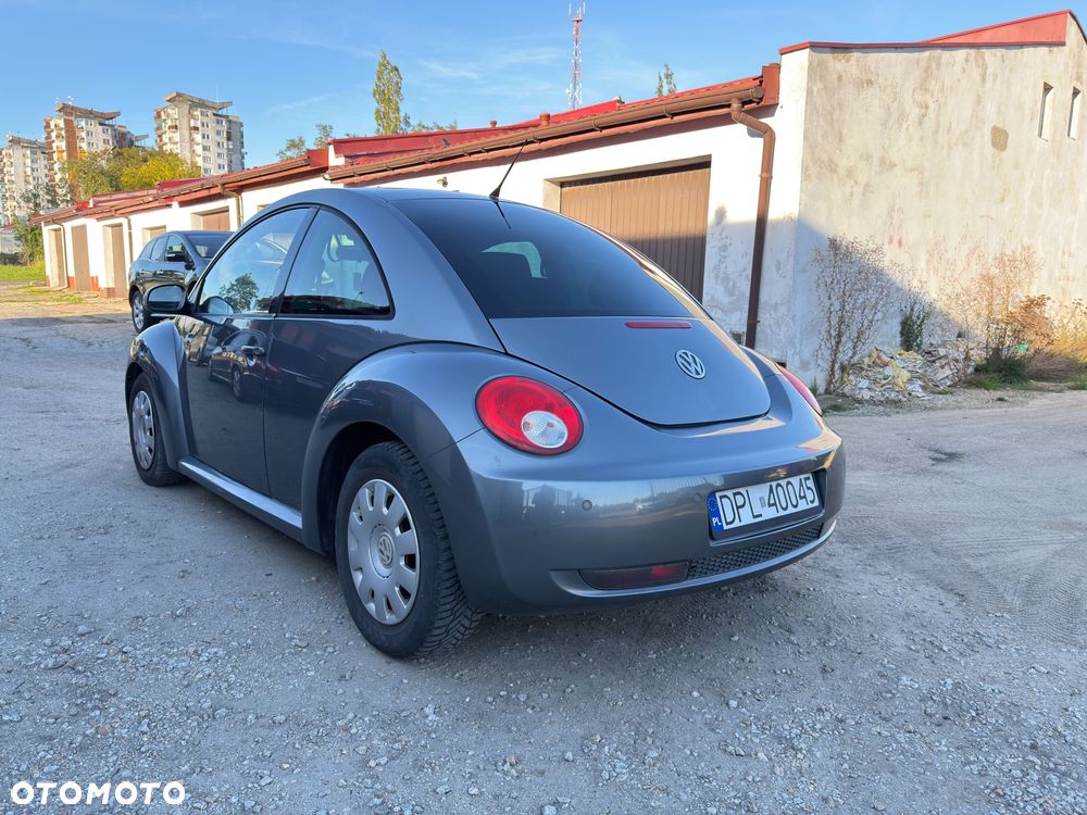 Volkswagen New Beetle - 6