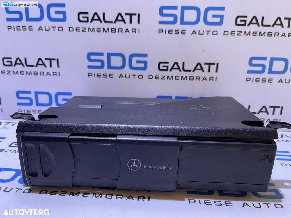 Magazie CD - uri Mercedes W203 Clasa C Class 2001 - 2007 Cod A2038209089 - 1
