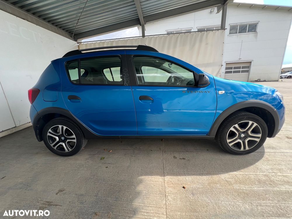 Dacia Sandero Stepway TCe 90 MT6 Comfort - 4