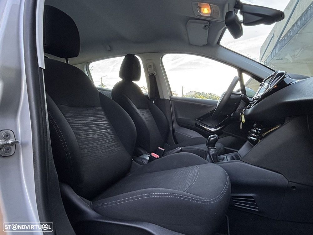 Peugeot 208 1.6 BlueHDi - 9