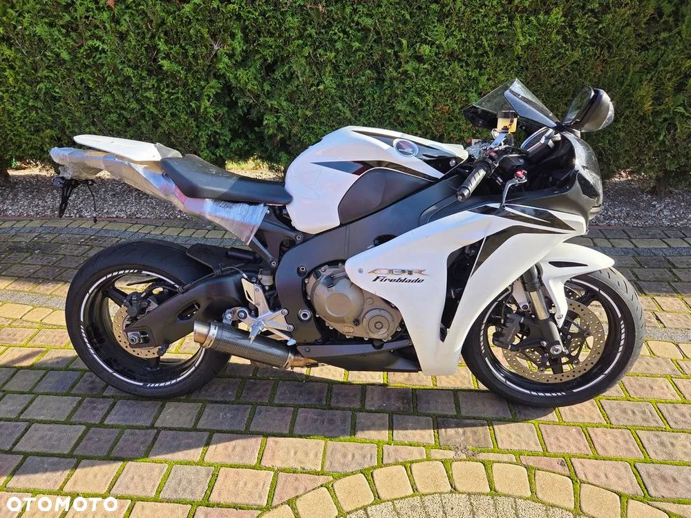 Honda CBR - 1