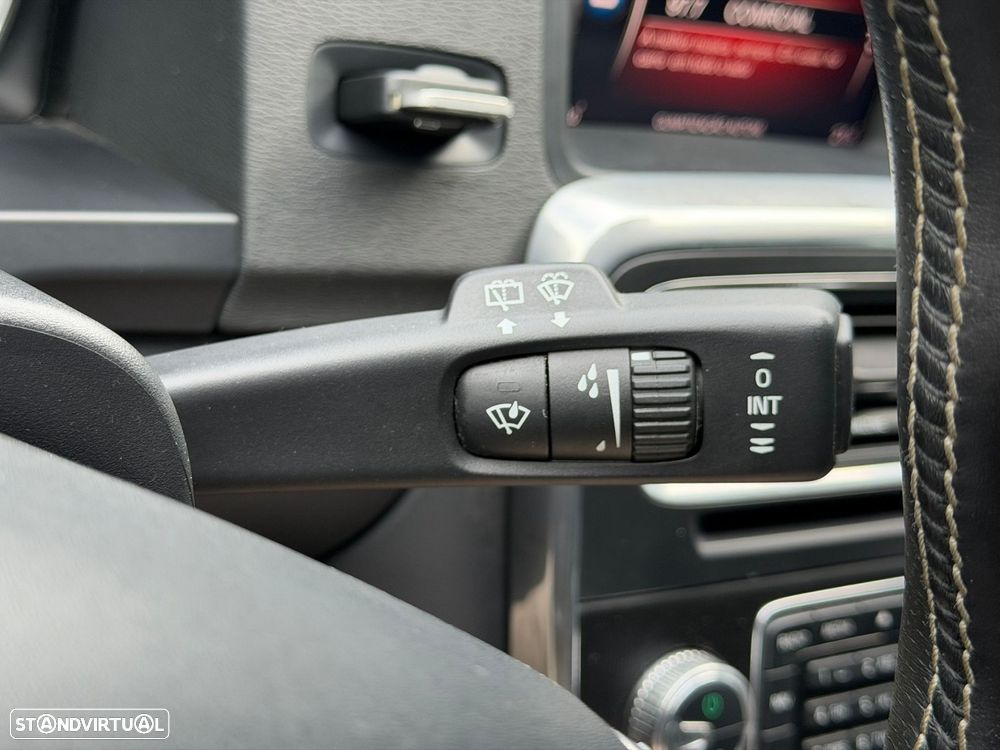 Volvo V60 2.0 D2 R-Design - 37