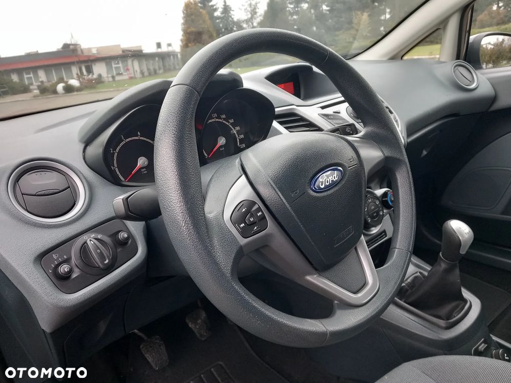 Ford Fiesta 1.25 Champions Edition - 17