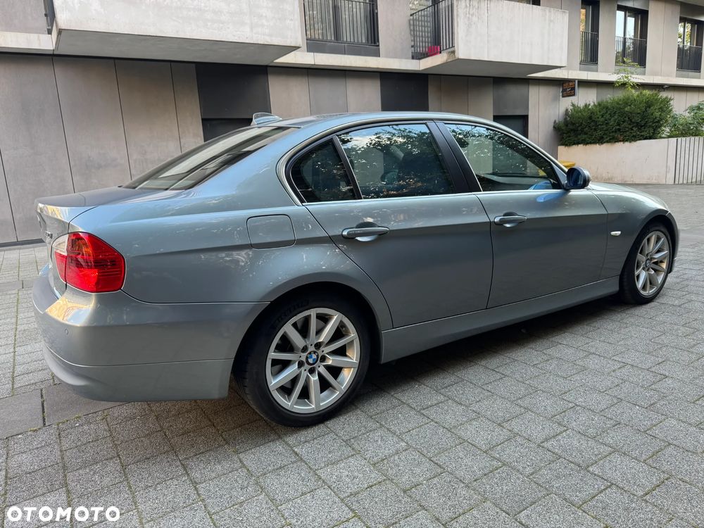 BMW Seria 3 330i - 8