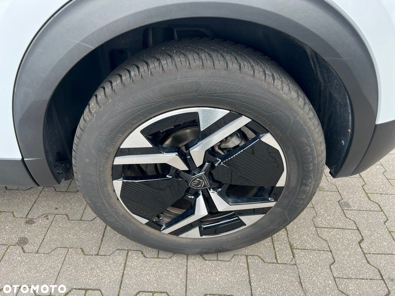 Peugeot 2008 1.2 PureTech GT S&S EAT8 - 11