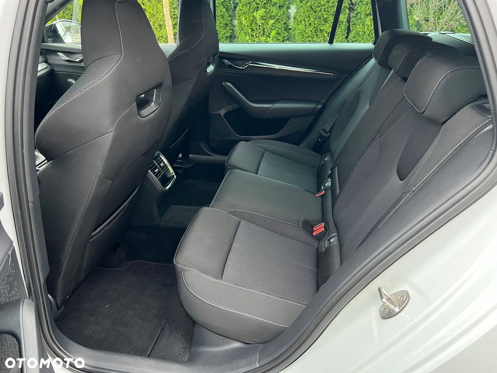 Skoda Octavia 2.0 TDI Style DSG - 17