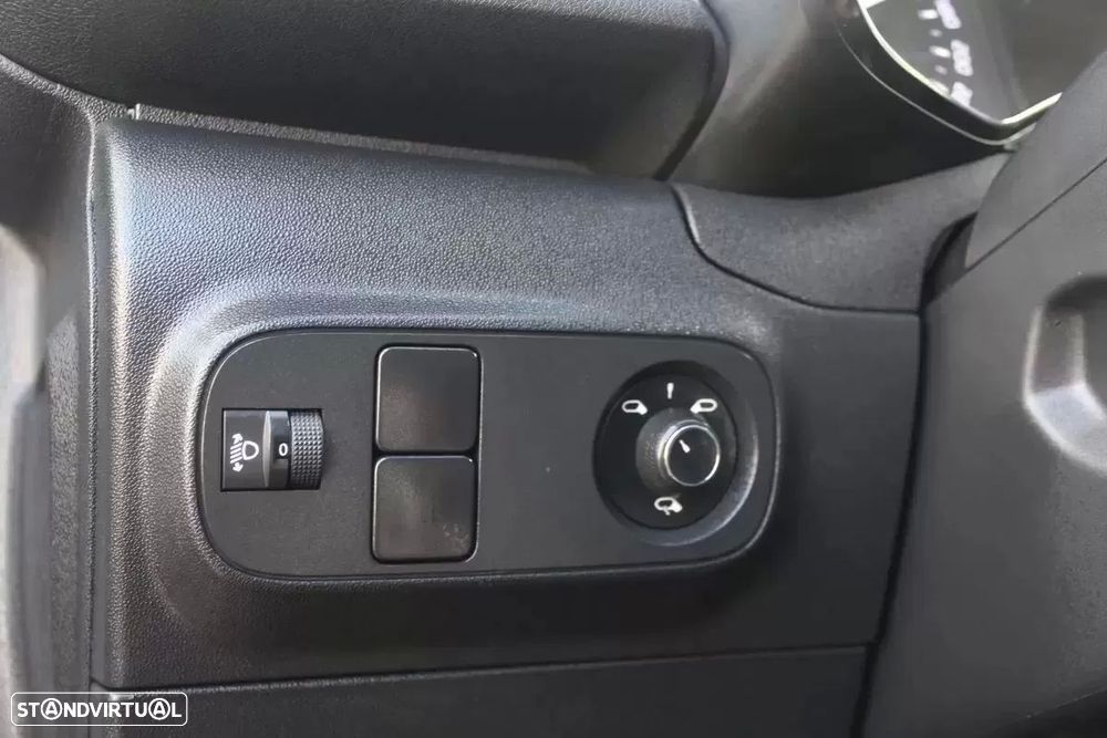 Citroën C3 1.2 PureTech Max EAT6 - 25