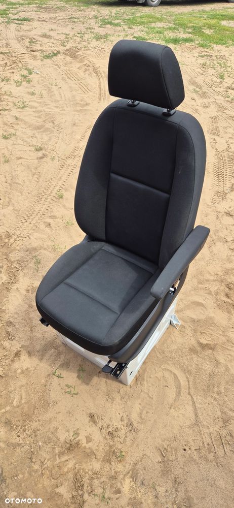 Fotel Siedzenie Pojedyńcze Pasażera Prawe Regulowane Z Podłokietnikiem Podstawą Mercedes Sprinter 907 910 - 2