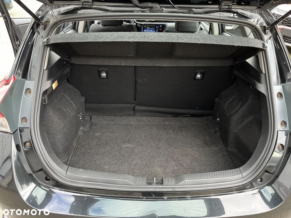 Toyota Auris 1.6 D-4D Premium - 17