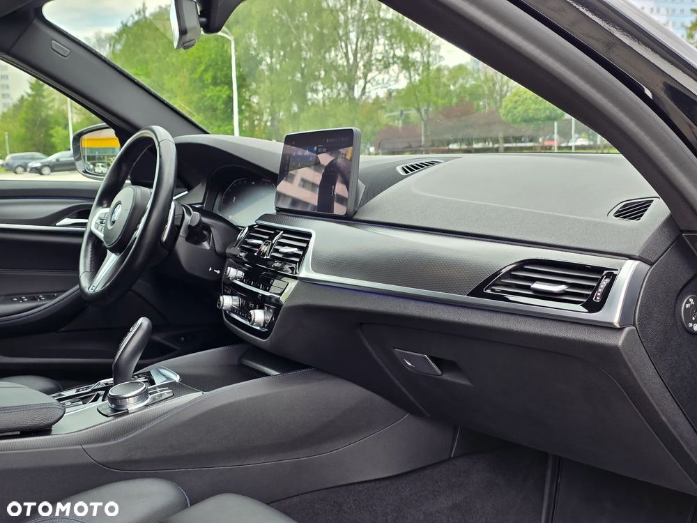 BMW Seria 5 518d M Sport sport - 29
