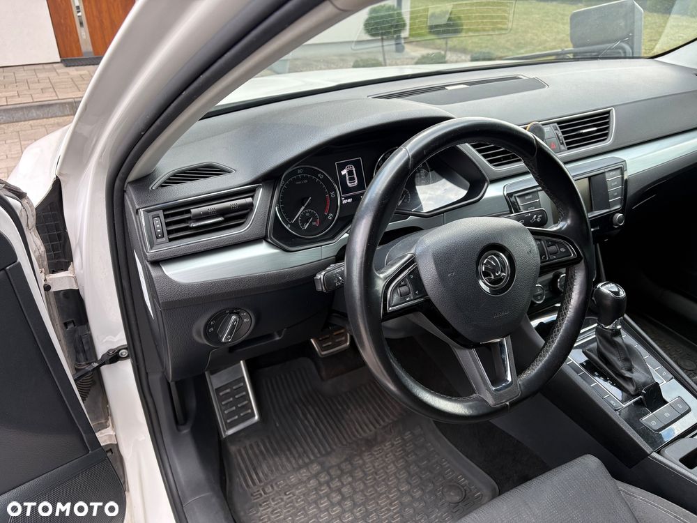 Skoda Superb 2.0 TDI Ambition DSG - 8
