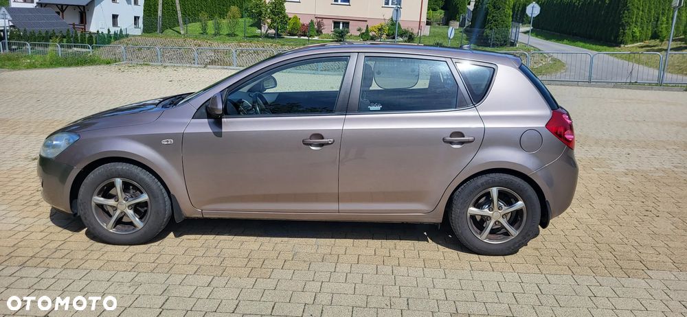 Kia Ceed 1.6 Crdi Comfort - 3