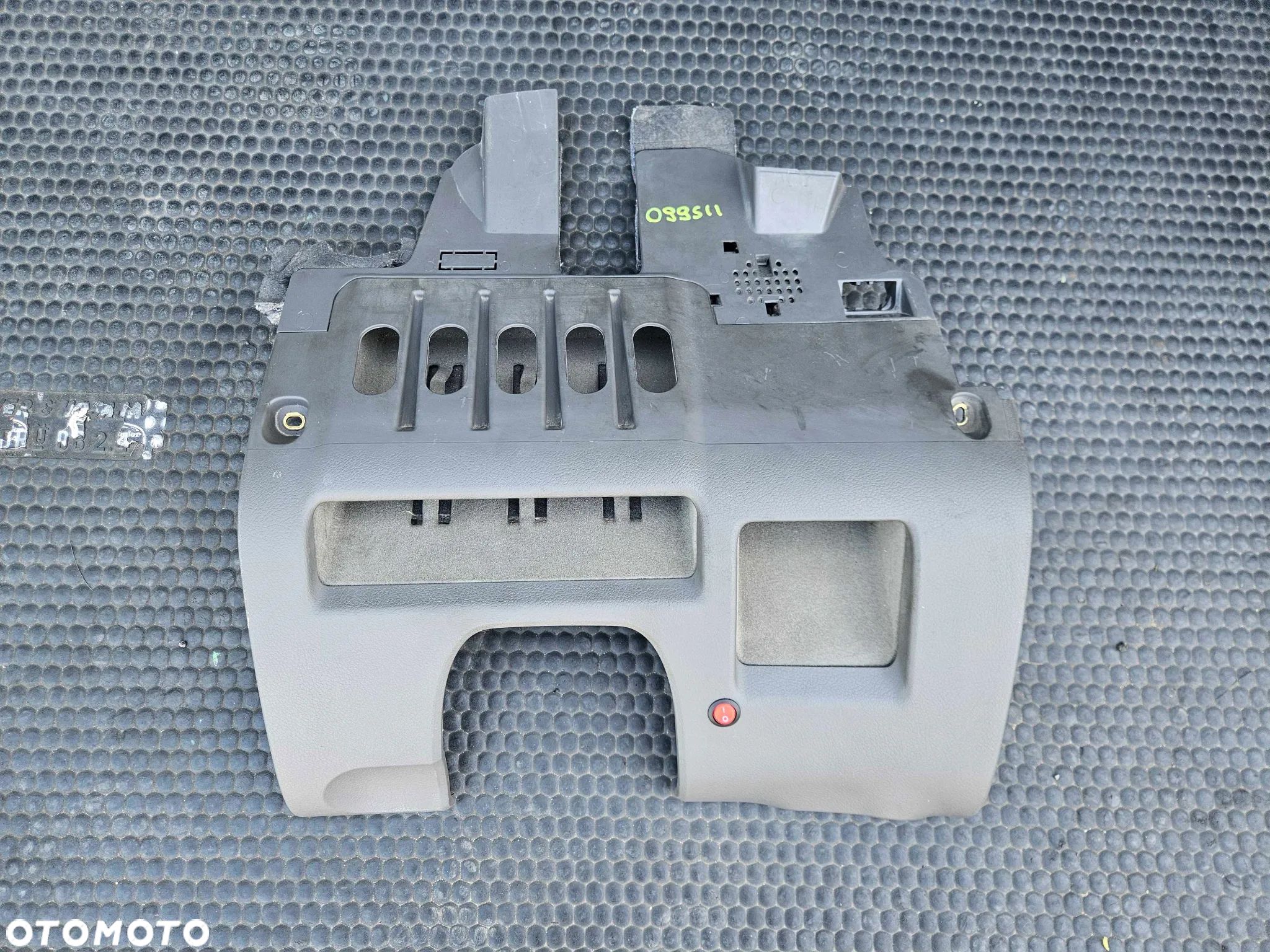 Schowek 8E1863075C Kierowcy Szary Swing Oslona pod Kierownice Europa Audi A4 B6 B7 - 1