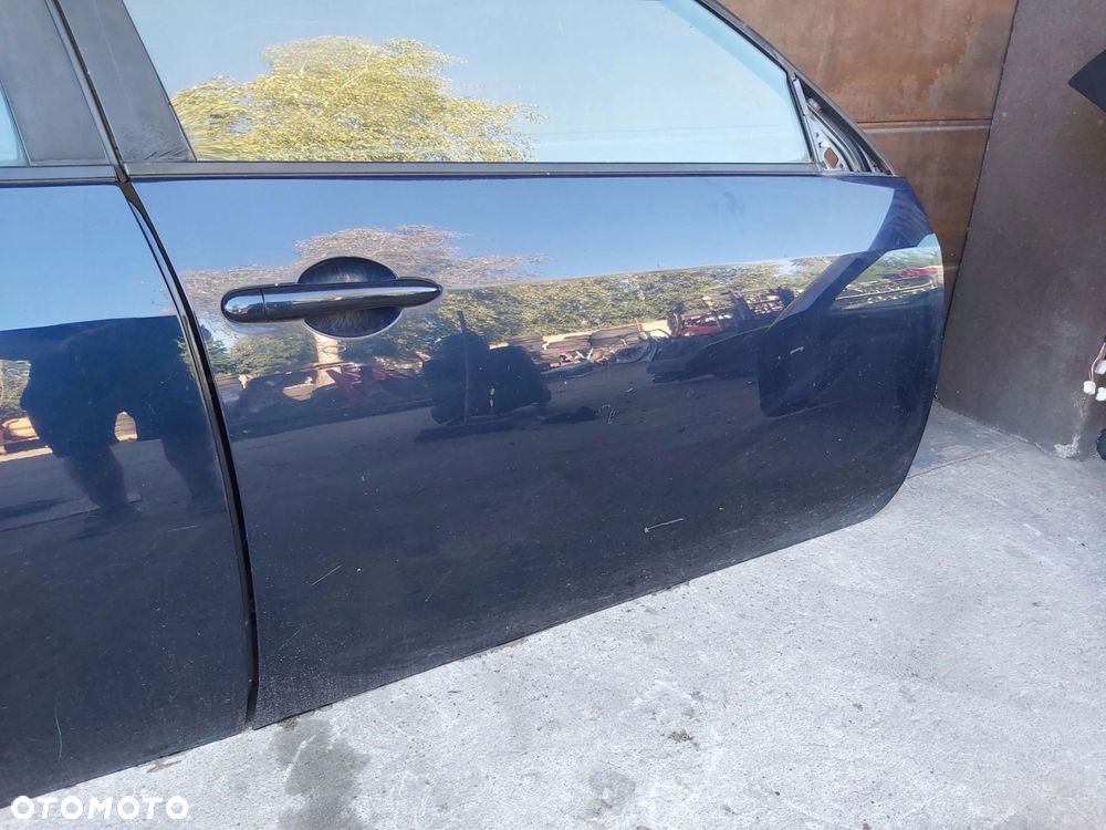 Nissan Primera P12 Drzwi prawy przód BW9 - 3