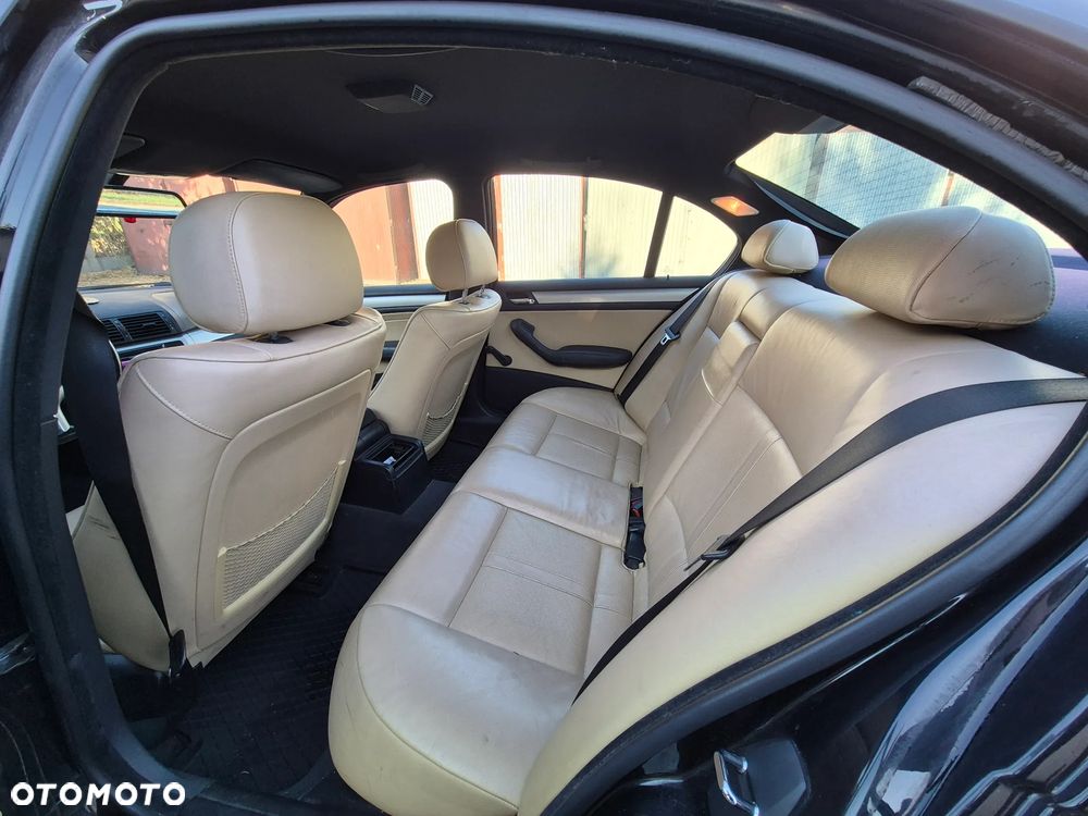 BMW Seria 3 318d - 24