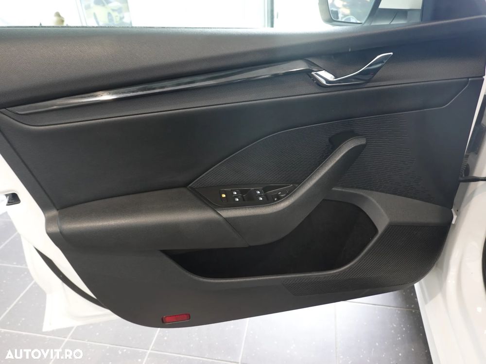 Skoda Octavia 2.0 TDI DSG Ambition - 13