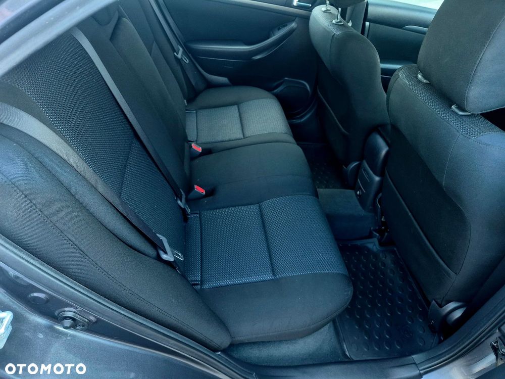 Toyota Avensis 2.0 VVT-i Executive - 13