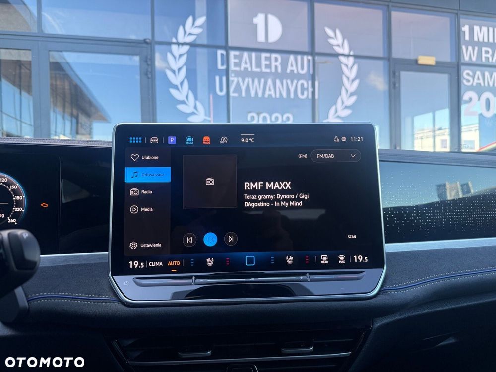 Volkswagen Passat Variant 2.0 TDI SCR 4Mot R-Line Plus DSG - 36